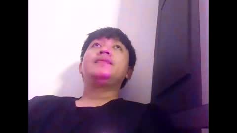 Snapshot of itsme_berniexx chatting on December 8, 7:37 am ask me online show from December 8, 7:37 am