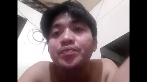 Snapshot of itsme_berniexx chatting on January 24, 2:18 am ask me online show from January 24, 2:18 am