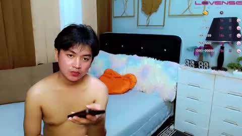 Snapshot of itsme_berniexx chatting on January 26, 10:45 am ask me online show from January 26, 10:45 am