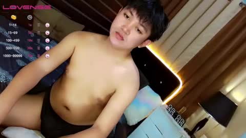 Snapshot of itsme_berniexx chatting on February 22, 4:07 am ask me online show from February 22, 4:07 am
