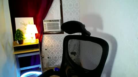 Snapshot of itsmeloveypinay chatting on September 20, 12:28 pm itsmeloveypinay online show from September 20, 12:28 pm