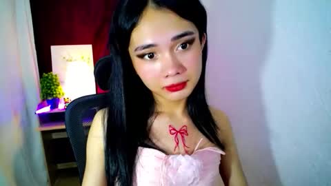 Snapshot of itsmeloveypinay chatting on October 1, 12:33 pm itsmeloveypinay online show from October 1, 12:33 pm