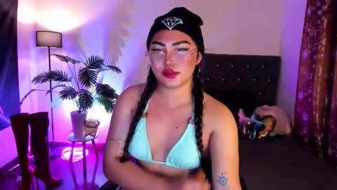 itsmemoiraa69 online show from April 13, 11:37 am