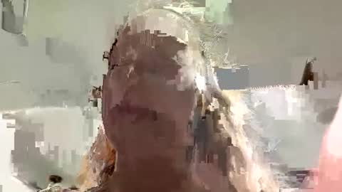 Snapshot of itsmilavoss chatting on October 14, 1:06 am Mila Voss online show from October 14, 1:06 am