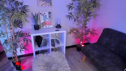 itsmroom online show from April 1, 1:41 pm