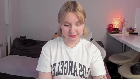 Ri online show from April 15, 1:18 pm