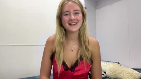 Snapshot of itsssosierra chatting on February 3, 8:03 pm Sierra online show from February 3, 8:03 pm