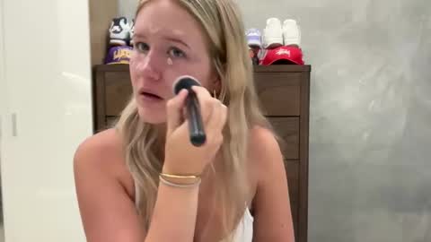 Snapshot of itsssosierra chatting on October 28, 11:51 pm Sierra online show from October 28, 11:51 pm