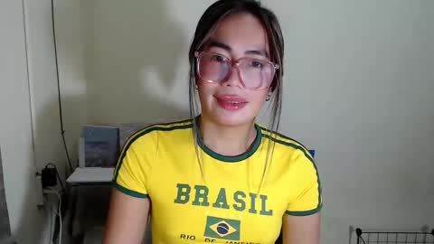 itsurgil_kloeh online show from December 19, 7:10 pm