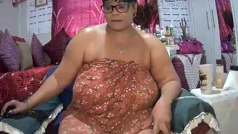 Snapshot of itumeleng74 chatting on February 17, 6:21 am itumeleng74 online show from February 17, 6:21 am