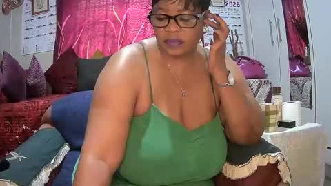 itumeleng74 online show from March 18, 7:11 am