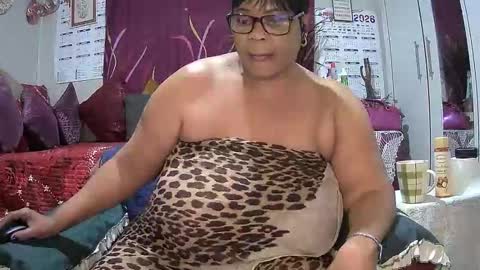 itumeleng74 online show from May 23, 6:56 pm