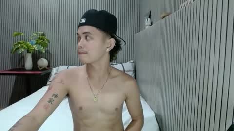 itzme_dex online show from March 27, 5:12 pm