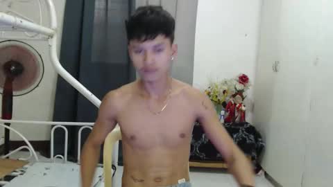 itzme_john online show from March 25, 6:52 am