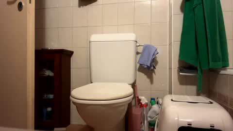 Iuuuf2 or Samel online show from December 8, 1:36 pm