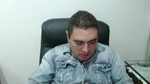 Snapshot of ivan_sexyx chatting on January 18, 6:13 am Ivan M online show from January 18, 6:13 am
