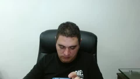 Snapshot of ivan_sexyx chatting on January 23, 3:05 am Ivan M online show from January 23, 3:05 am