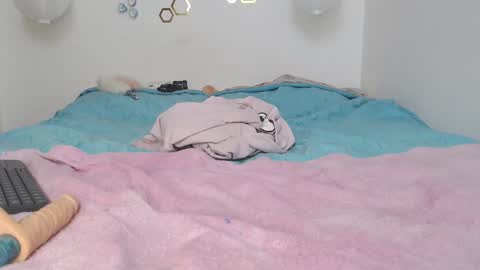 Snapshot of ivana_rose chatting on March 10, 7:53 am Adris online show from March 10, 7:53 am