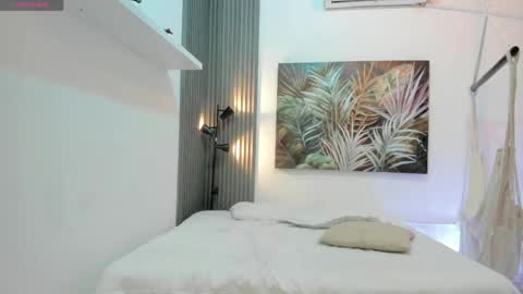 ivania_lua online show from May 14, 11:17 am