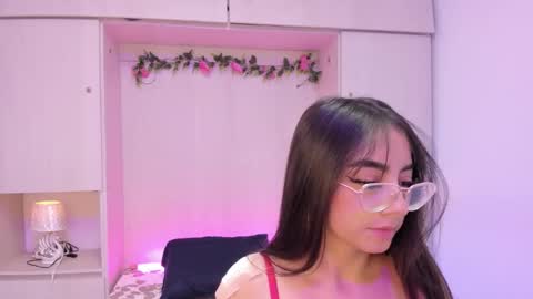 Snapshot of ivannawest_ chatting on December 22, 4:09 am Ivy online show from December 22, 4:09 am