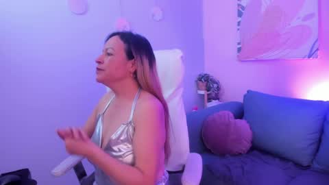 Ivonne online show from April 9, 1:27 pm