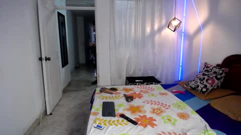Snapshot of ivonne__hot chatting on January 8, 8:18 pm ivonne__hot online show from January 8, 8:18 pm