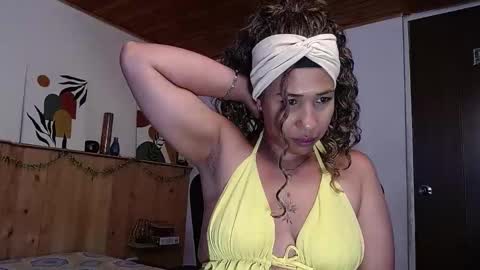 ivonne_collins33 online show from January 13, 9:09 pm