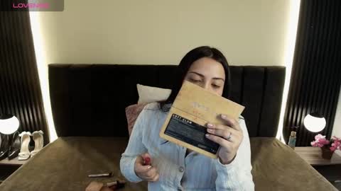 I V O N N E R O S S online show from March 12, 12:00 pm