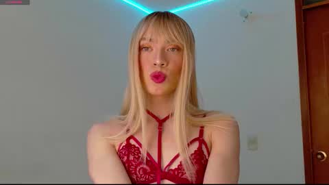 Snapshot of ivonnybonita_ chatting on January 7, 8:00 pm Ivonny online show from January 7, 8:00 pm