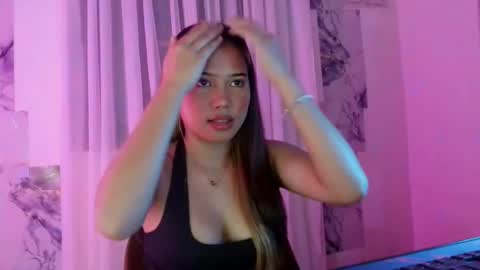 Snapshot of ivory_babe chatting on June 23, 5:00 pm ivory_babe online show from June 23, 5:00 pm