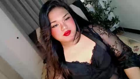 Ivory Cat RAWR online show from January 13, 6:51 am