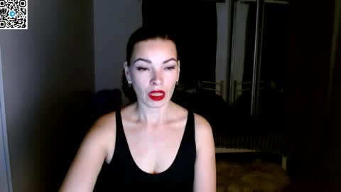 Snapshot of ivorymuse chatting on April 3, 8:51 pm Lana online show from April 3, 8:51 pm