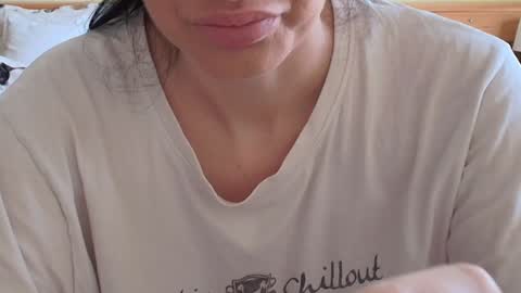 Snapshot of ivoryorchid chatting on February 4, 10:32 am Ivory online show from February 4, 10:32 am