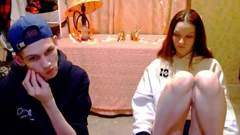 Ivy and Lester online show from December 2, 2:42 am