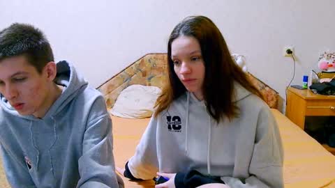 Ivy and Lester online show from February 26, 3:19 pm