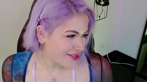 Snapshot of ivy__taylorr chatting on February 5, 10:03 pm Diana Rojas online show from February 5, 10:03 pm