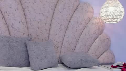 Snapshot of ivy_and_molly chatting on September 12, 8:47 am Ivy and Molly online show from September 12, 8:47 am