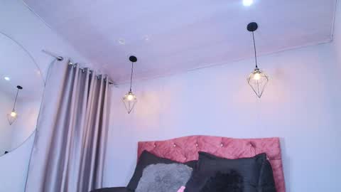 ivy_bonnie online show from December 5, 12:36 pm