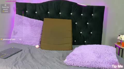 Ivy Heat online show from May 27, 2:08 am