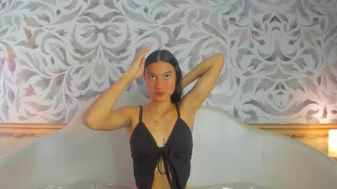 Snapshot of ivy_rae_xxx chatting on October 3, 3:42 pm Ivy Rae online show from October 3, 3:42 pm