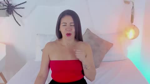 Ivy  online show from October 28, 1:58 pm