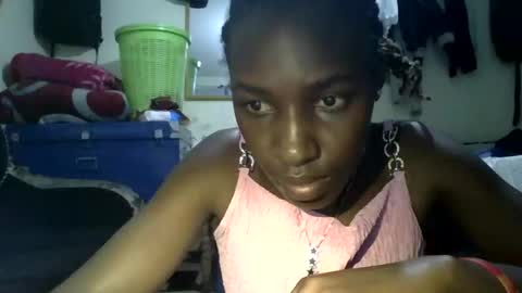 Snapshot of ivyk_ chatting on February 13, 6:15 pm ivyk_ online show from February 13, 6:15 pm