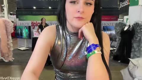 Ivy Minxxx online show from December 6, 11:14 pm