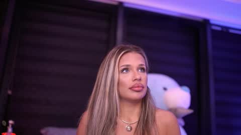 IvyRowa online show from February 23, 1:46 am