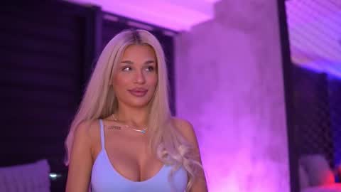 IvyRowa online show from September 17, 6:09 pm