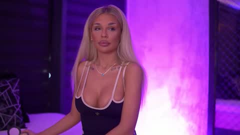 IvyRowa online show from October 9, 6:06 pm