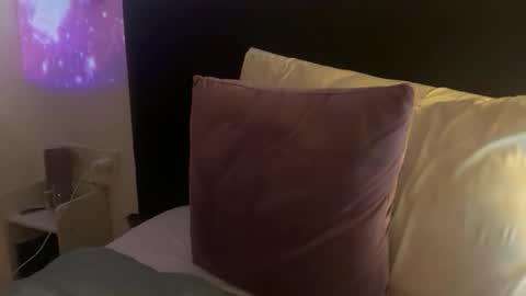 ivysagex online show from November 19, 4:40 pm