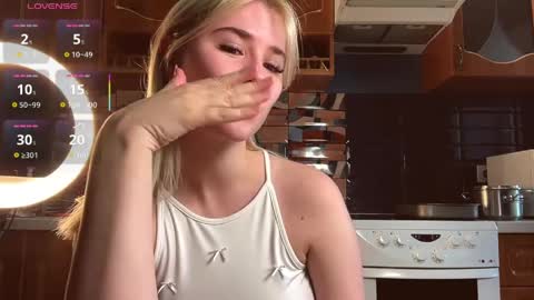 ivywairley online show from April 3, 3:48 am