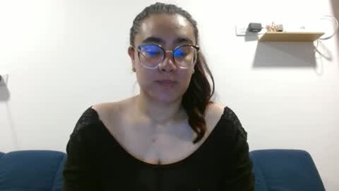 Snapshot of ivyy1_ chatting on May 1, 3:22 am Ivy online show from May 1, 3:22 am