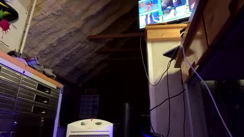 Snapshot of iwinnner chatting on November 11, 12:21 am That Guy online show from November 11, 12:21 am